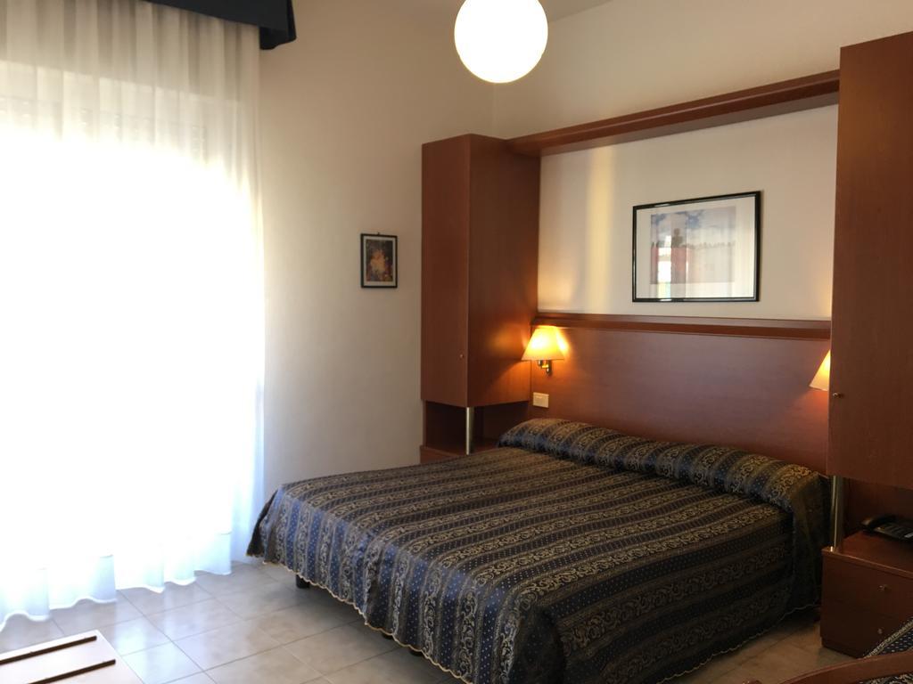 Hotel Zodiaco Lido di Jesolo Exterior foto